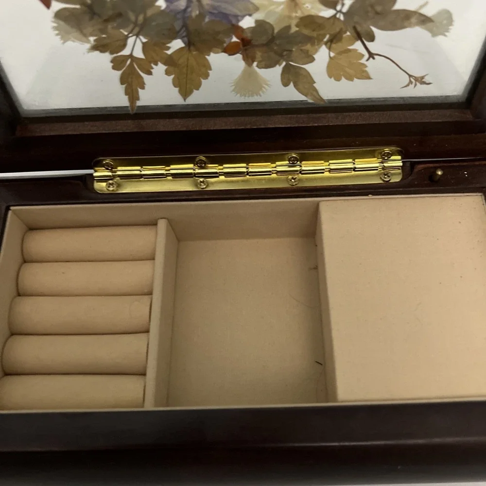 The Bombay Company vtg bombay
